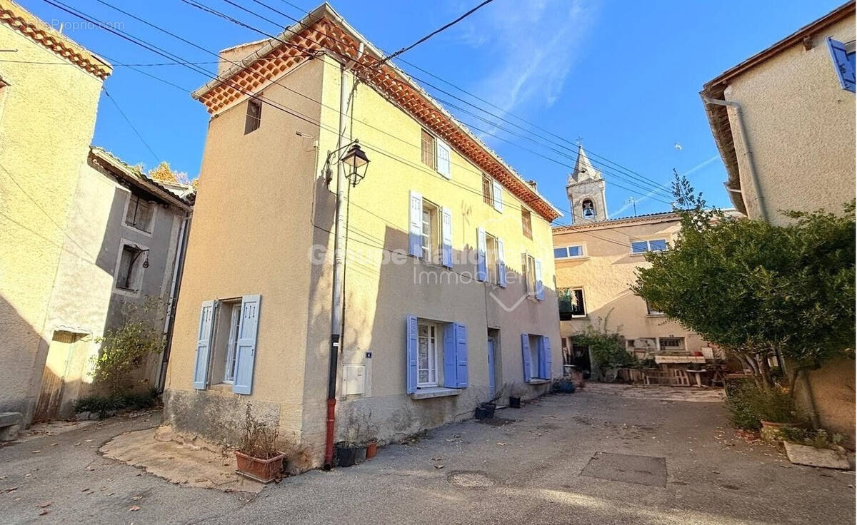 Maison à VILLES-SUR-AUZON