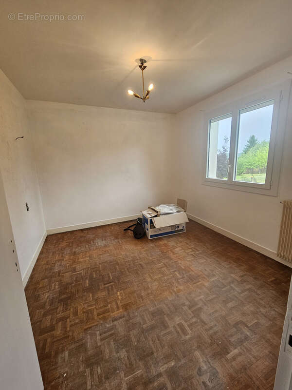 Maison à CHATEAUNEUF-LA-FORET