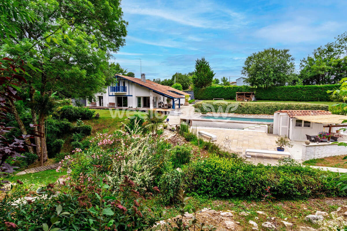 Maison à MOUGUERRE
