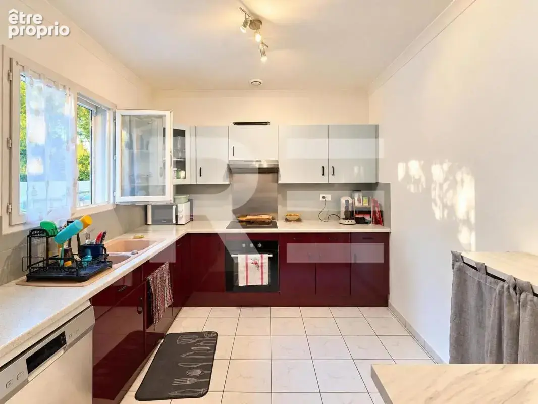 Maison plain pied 2 chambres avec cour et 2 stationnements - photo 4