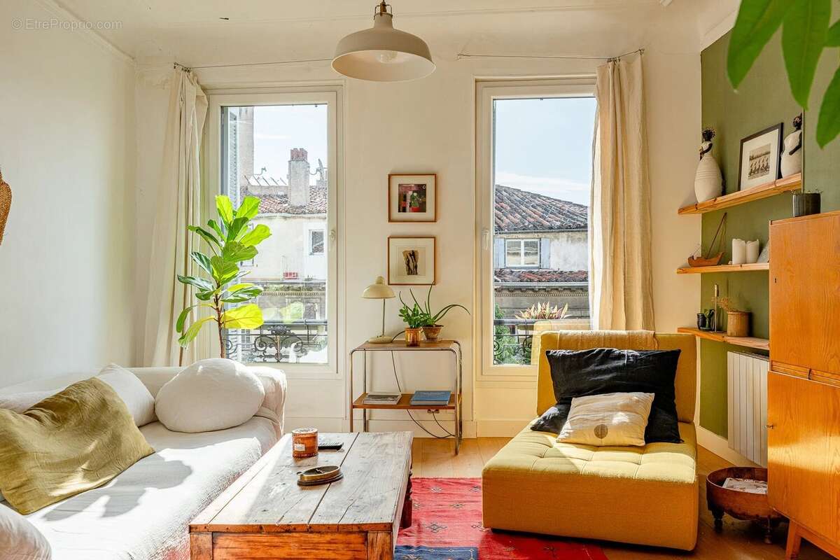 Appartement à MARSEILLE-1E