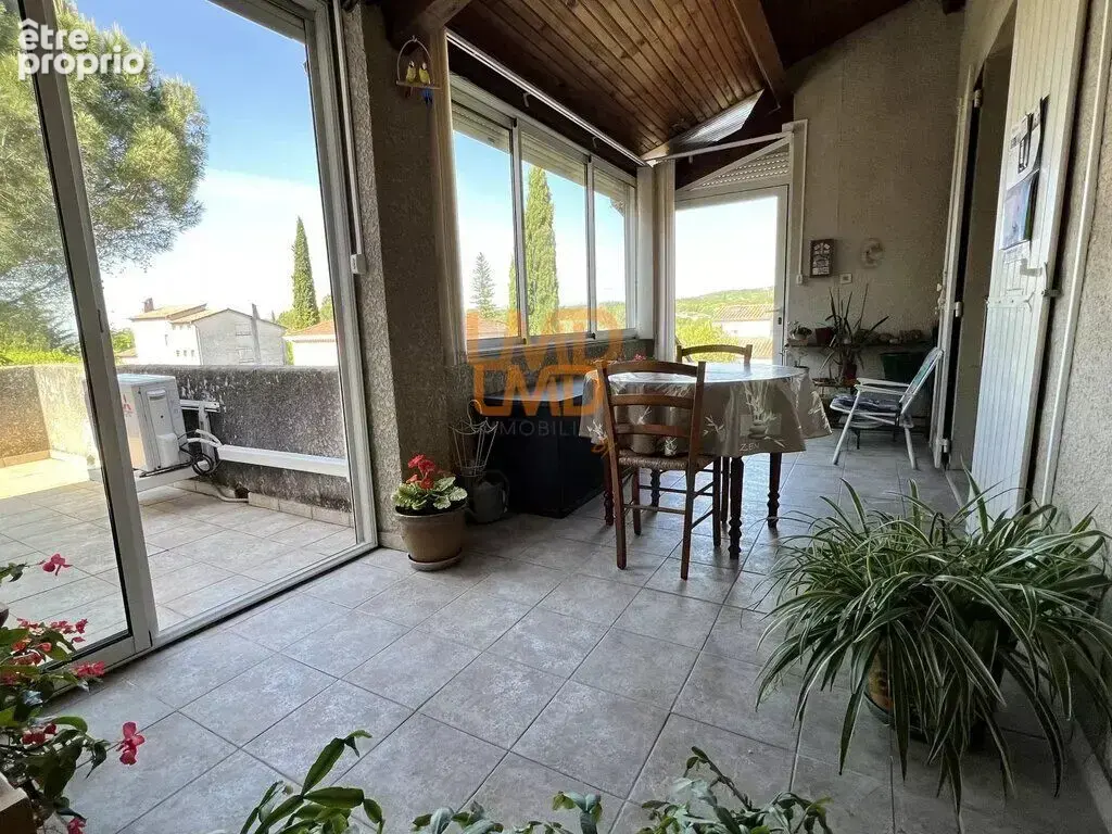 Spacieuse maison familiale de 6 pièces avec piscine et terrain a - photo 14