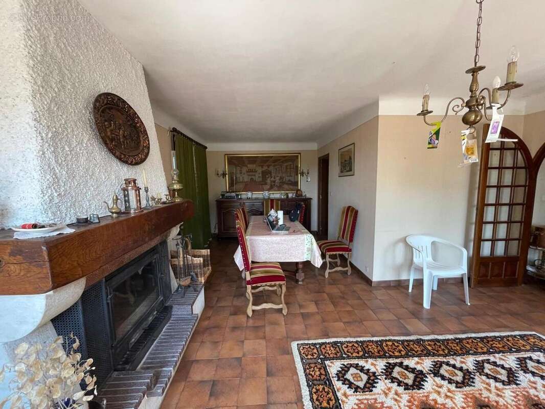 Maison 102 m² à Le Montat  - photo 3