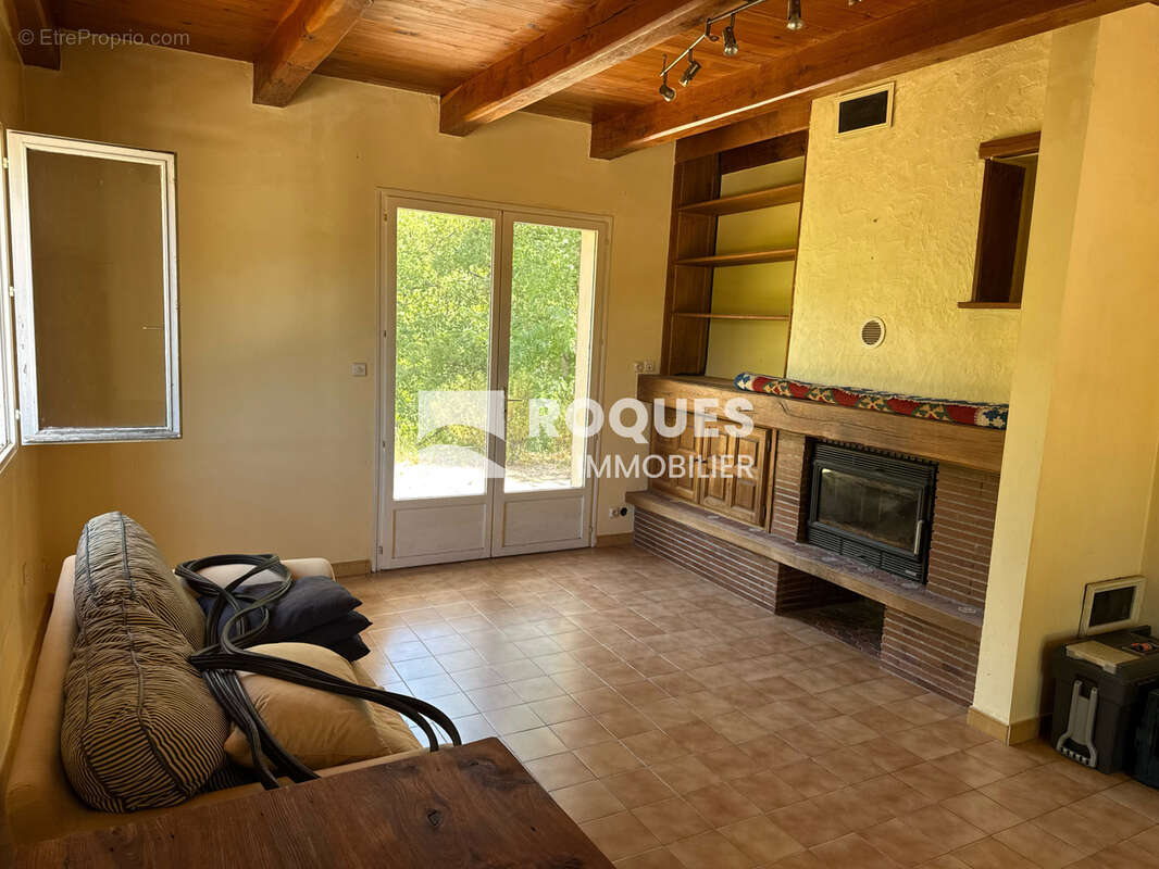Soubès, villa indépendante F4 d'une surface habitables de 108 m2 habitables sur 4500 m2 de terrain, bon état g - photo 6