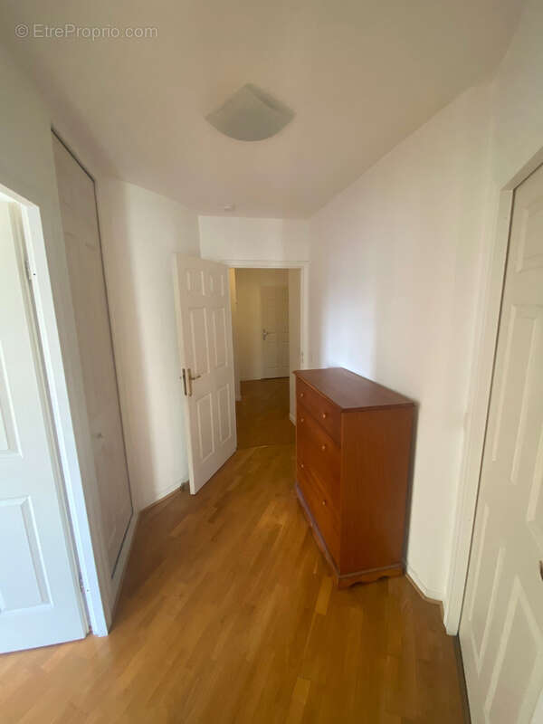 Appartement à COURBEVOIE