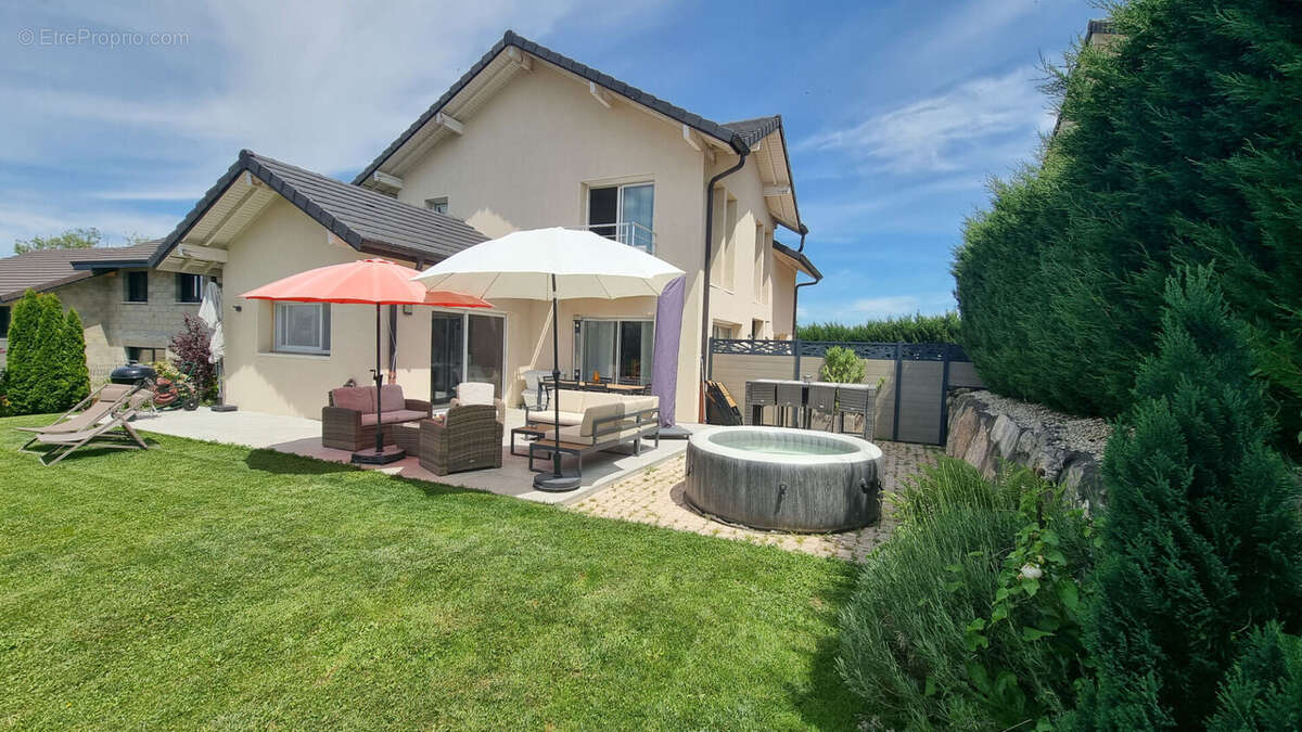 Maison à SAINT-CERGUES