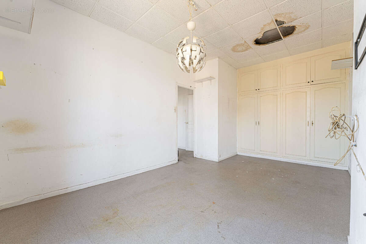 Appartement à MARSEILLE-4E