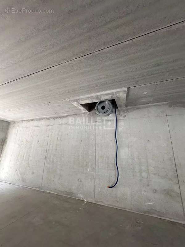 Commerce à PUGET-SUR-ARGENS