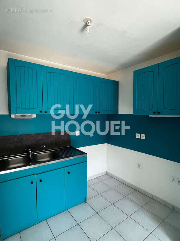 Appartement à COUBERT