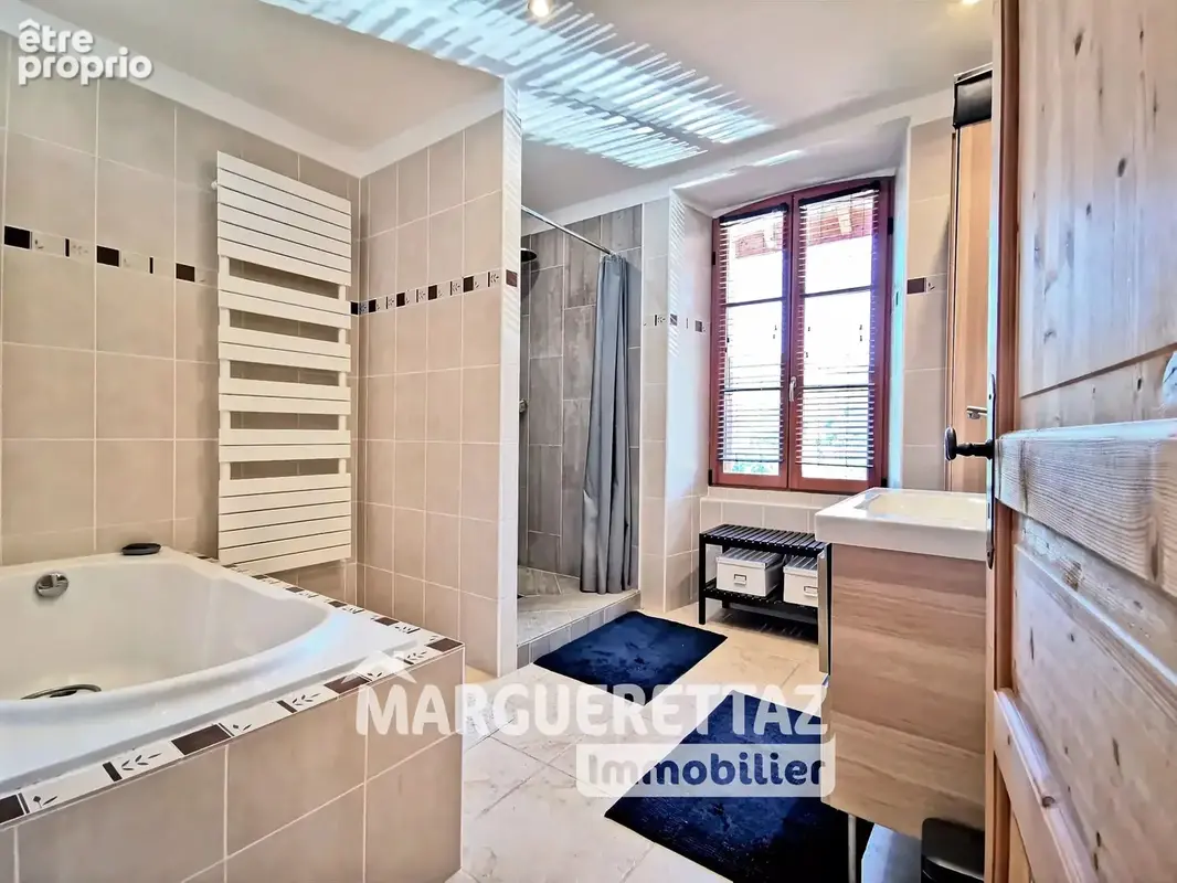 Ancienne fruitière d'exception - intégralement rénovée - 150 m² habitables - 4 chambres - vaste dépendance - terrain plat constr - photo 18