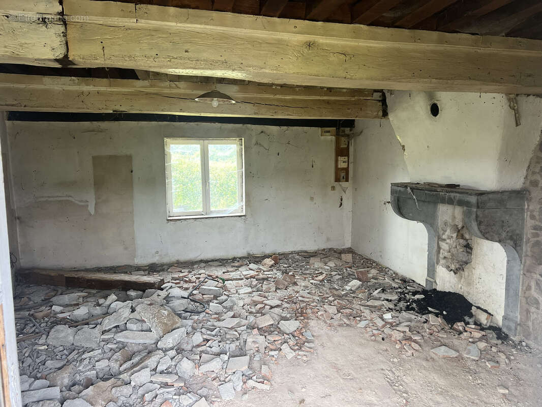 Maison à SAINT-MARTIN-DE-SALENCEY