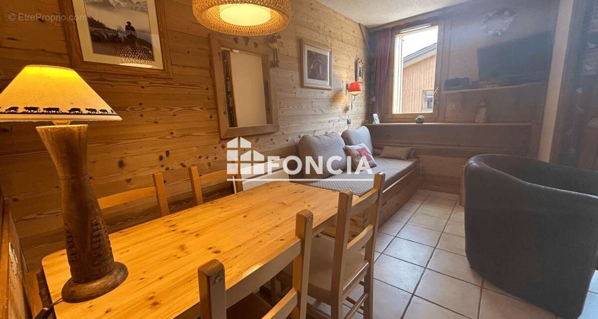 COUP DE CŒUR ! Appartement skis aux pieds rénové – Charme savoyard & DPE E - photo 8