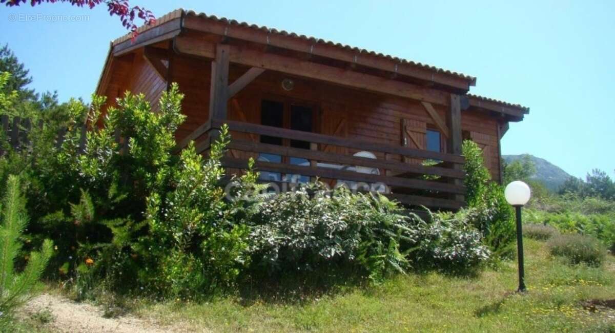 Dpt Corse (20), à vendre EVISA, propriété avec six chalets en bois, terrasse vue panoramique, piscine, parking - photo 8