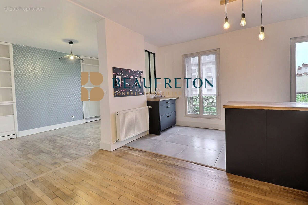 Appartement à CHARENTON-LE-PONT