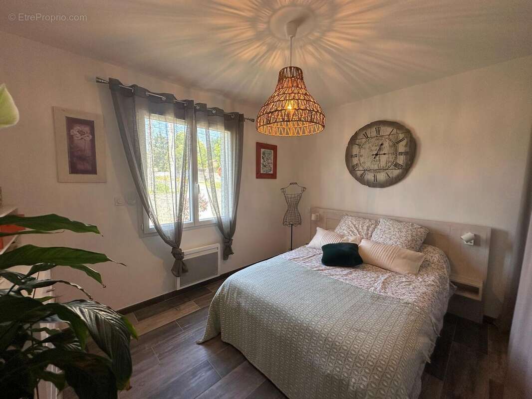 Maison 95 m² à Creon  - photo 6