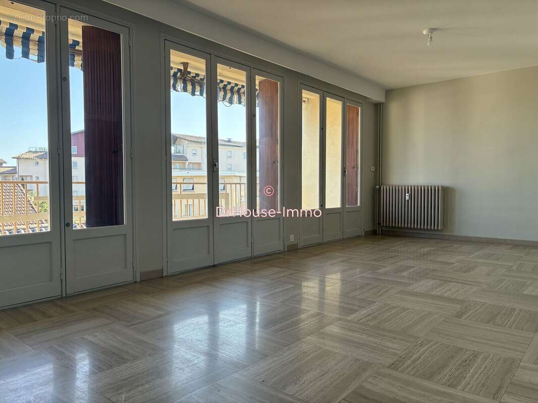 Appartement à GUILHERAND-GRANGES