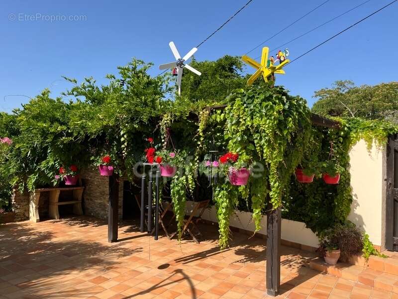 Propriété avec dépendances au coeur d’un jardin paysager– 230 m² habitables – À 10 min des plages des Sables-d'Olonne - photo 8