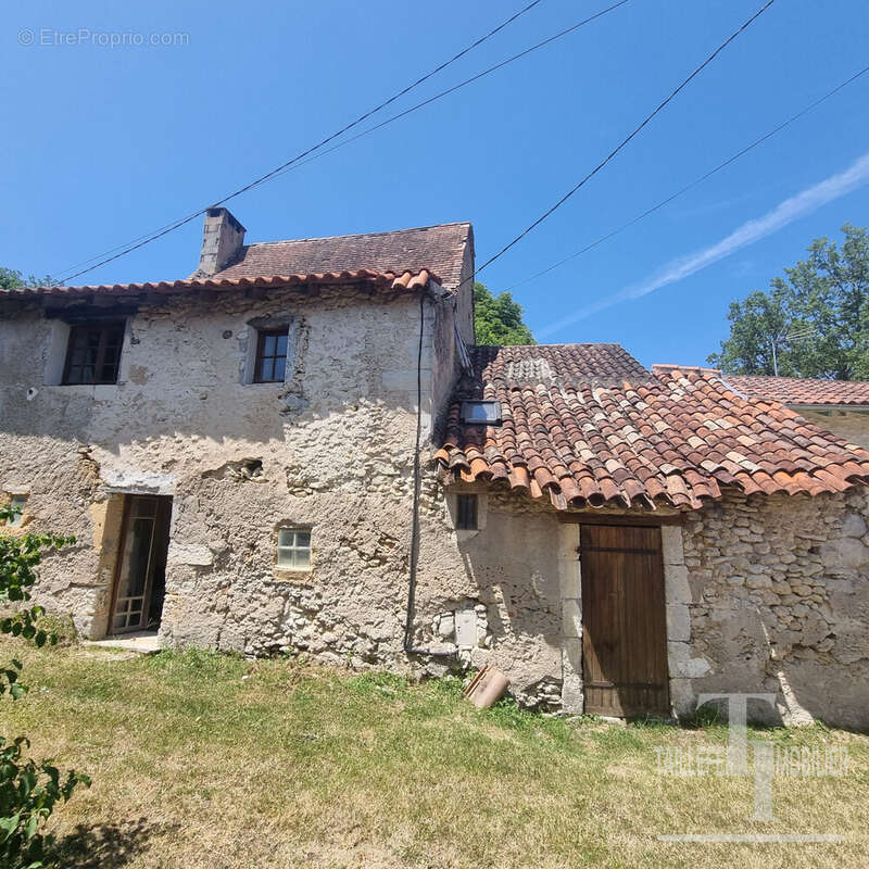 Maison 95 m² à Antonne-Et-Trigonant  - photo 4