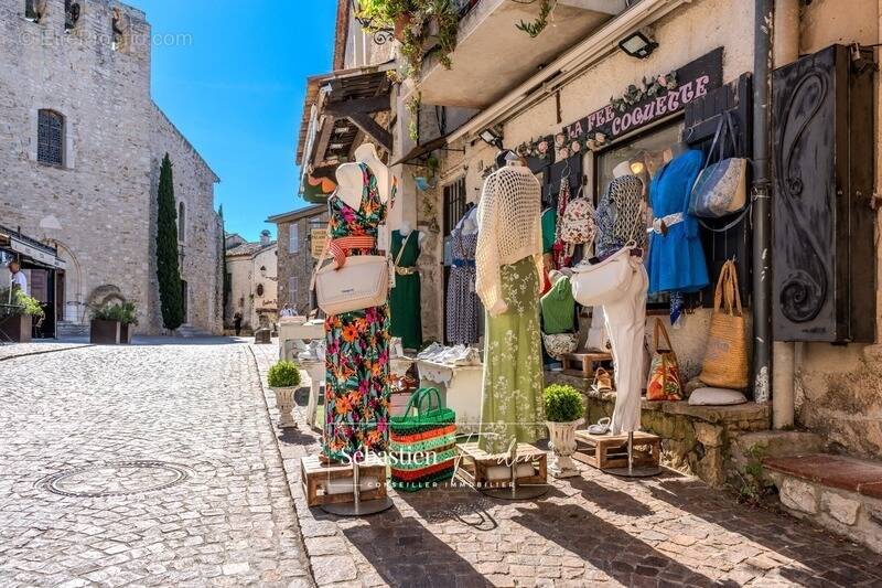 Commerce à LE CASTELLET
