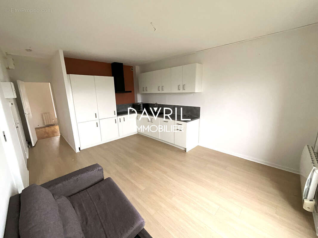 Appartement à CHANTELOUP-LES-VIGNES