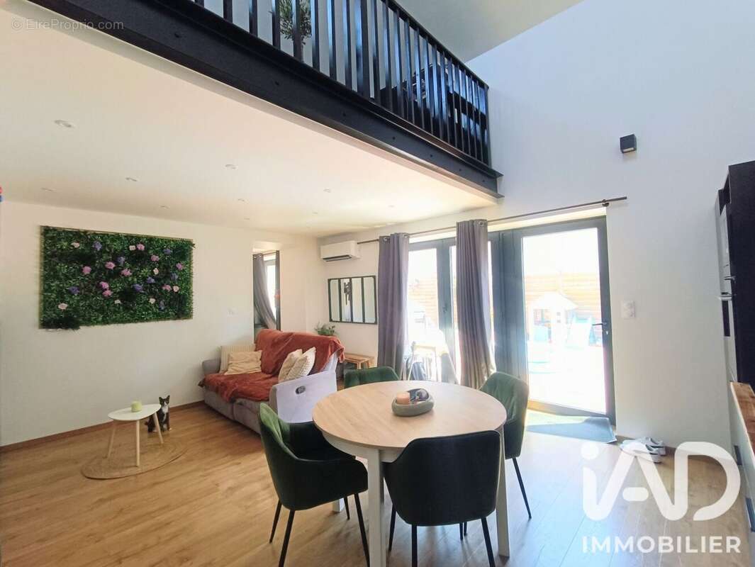 Appartement 87 m² à Saint-Etienne  - photo 6