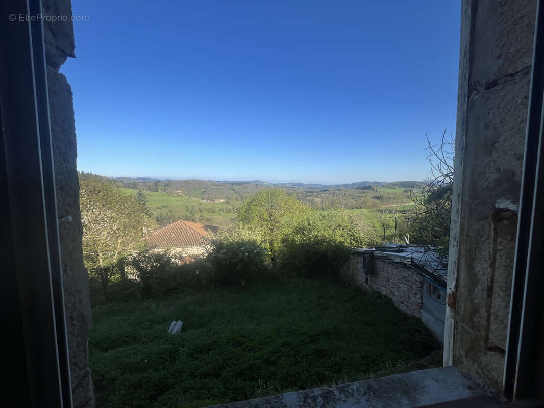 Maison à SAINT-APOLLINAIRE-DE-RIAS