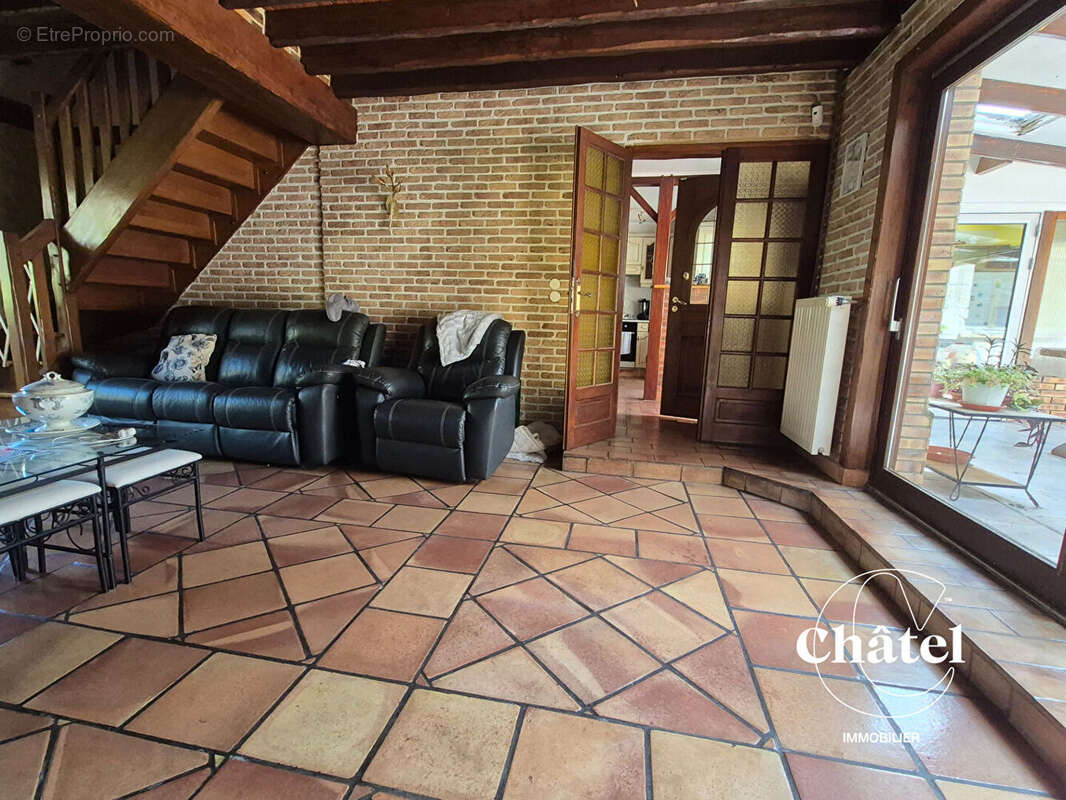 Maison à SAINT-VAAST-LES-MELLO