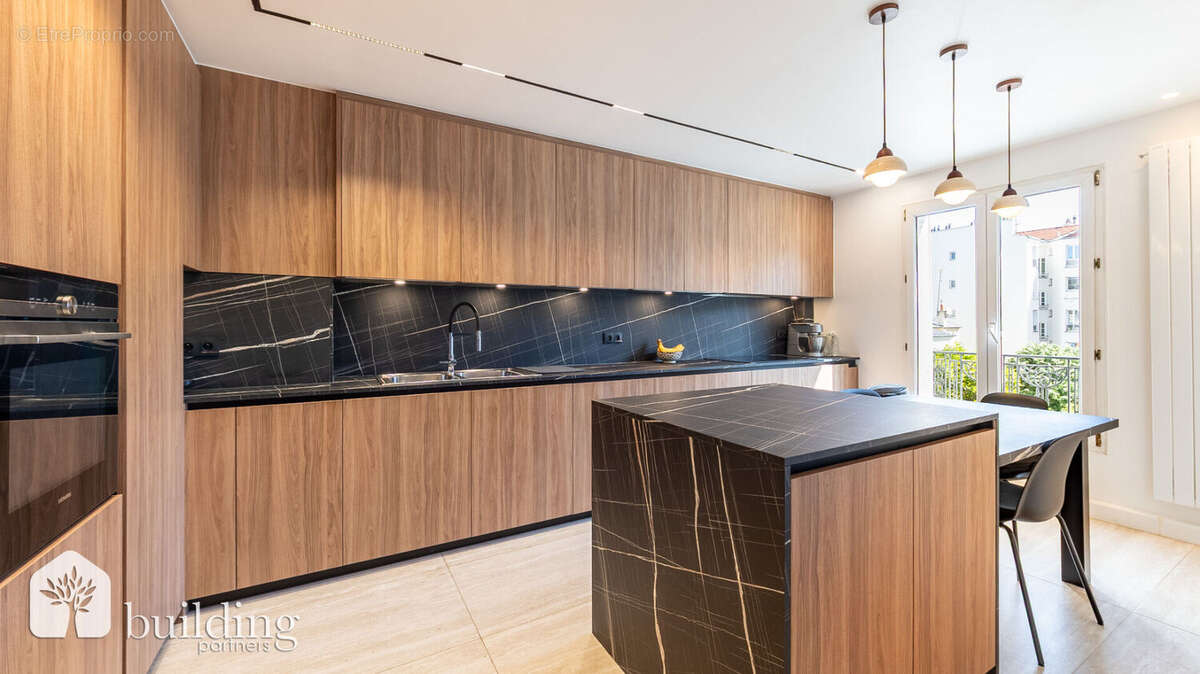 Appartement à LEVALLOIS-PERRET