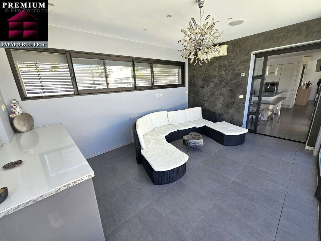 Maison à SAINT-ESTEVE