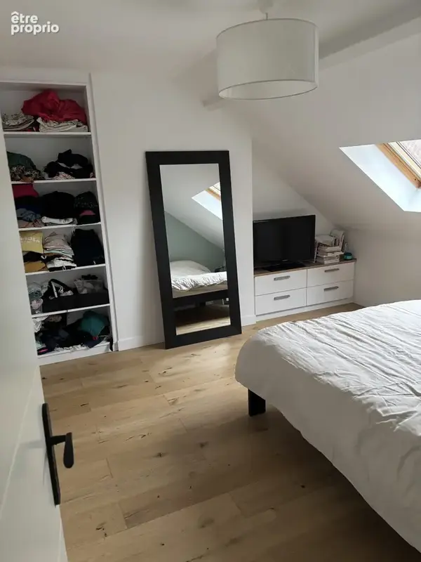 Chambre 2ème étage + S.de Douche
