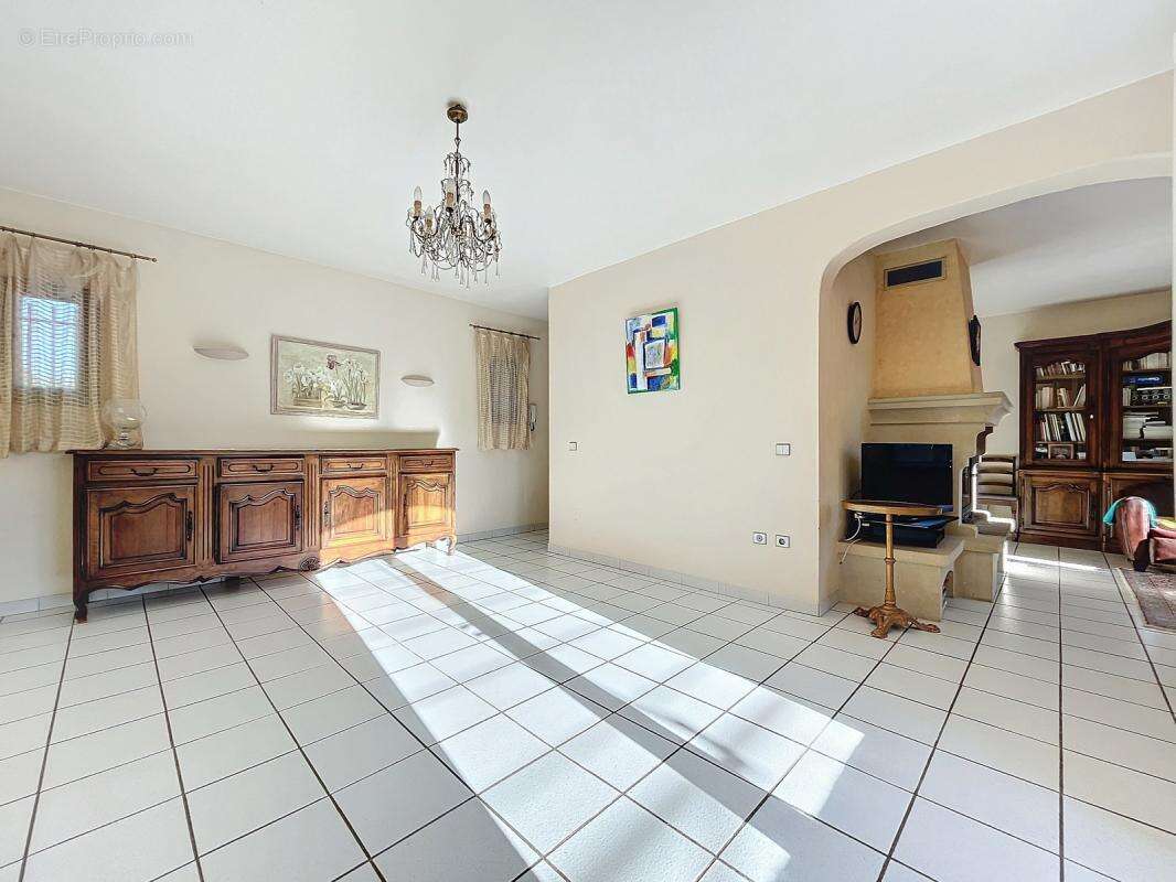 Maison à JONQUERETTES