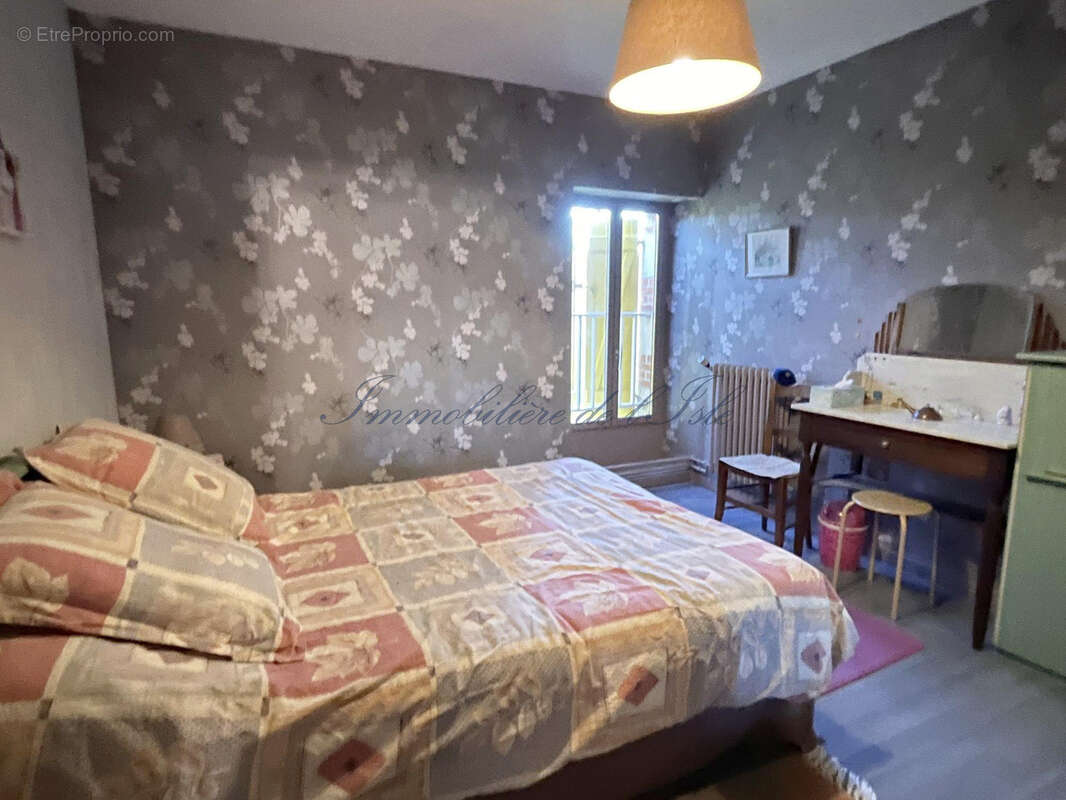 Maison à LEGUILLAC-DE-CERCLES