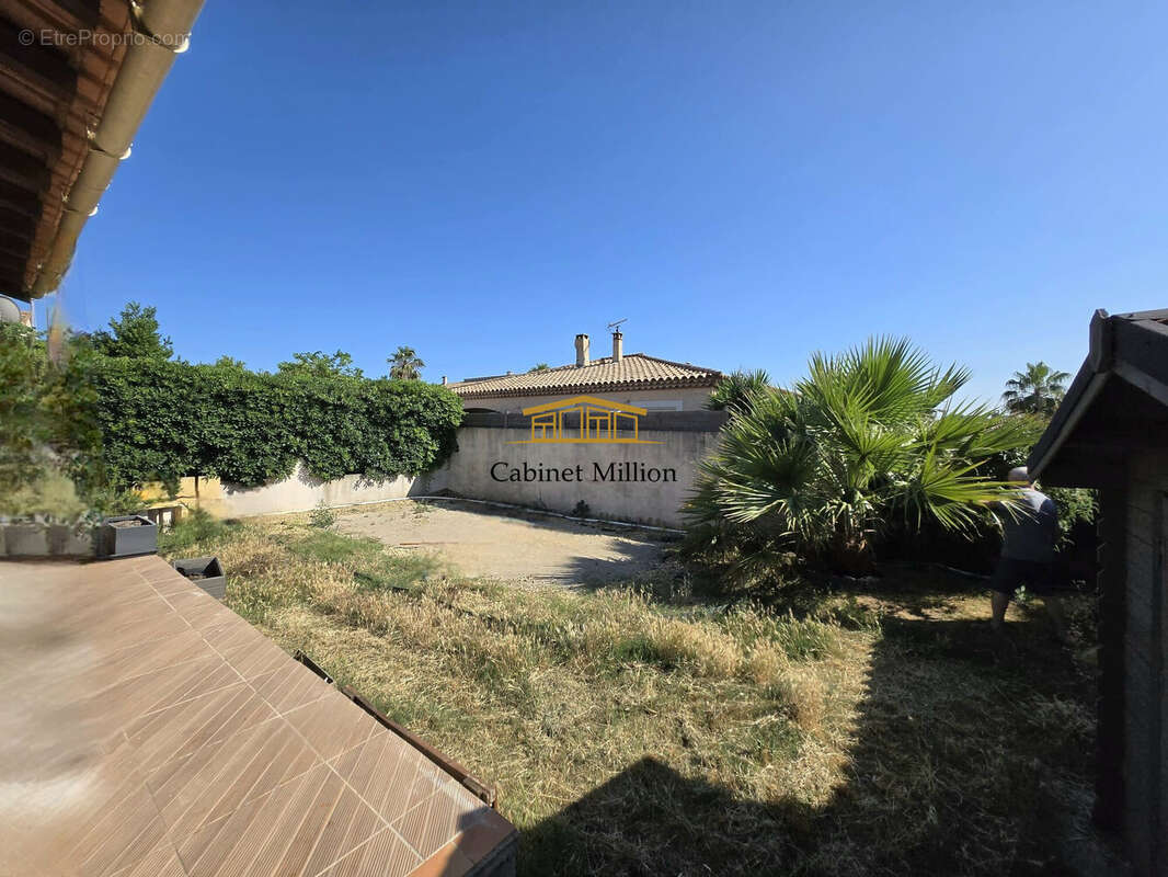 Maison à VIC-LA-GARDIOLE