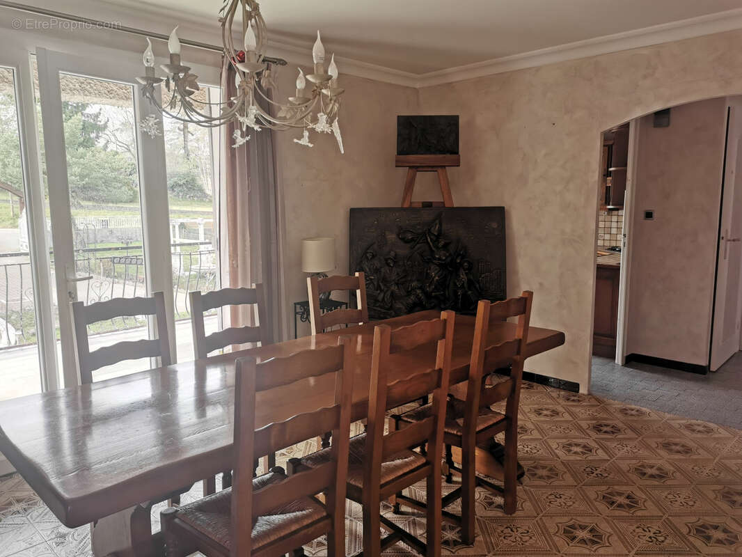 Maison à SAINT-BAUDILLE-DE-LA-TOUR