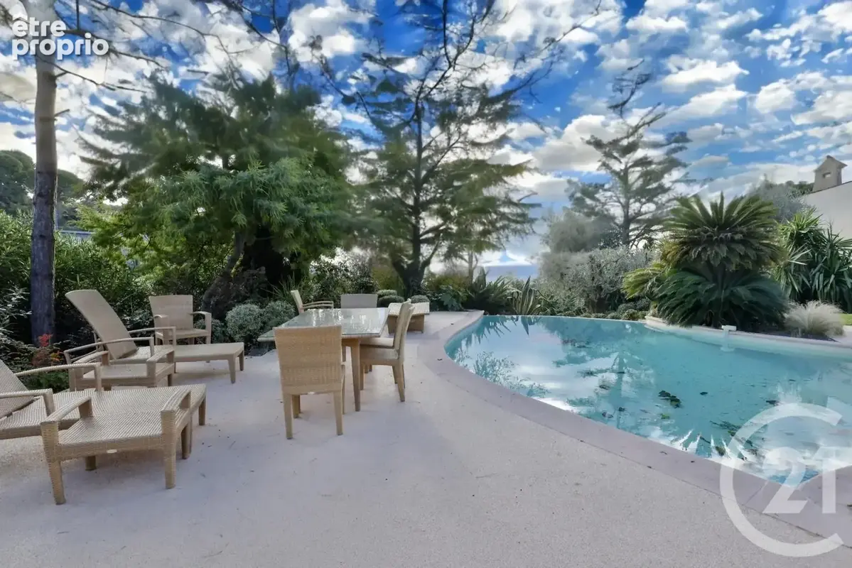 Maison 7 pièces 243 m² à vendre à Villefranche-Sur-Mer (06230) - photo 2
