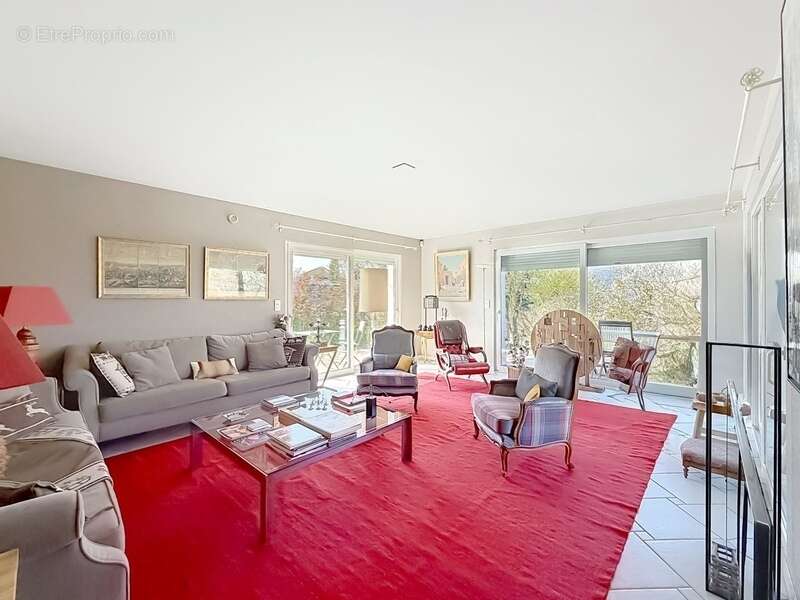 Maison à VETRAZ-MONTHOUX