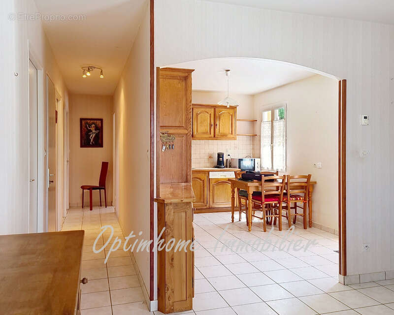 Maison à MONTAIGU-DE-QUERCY