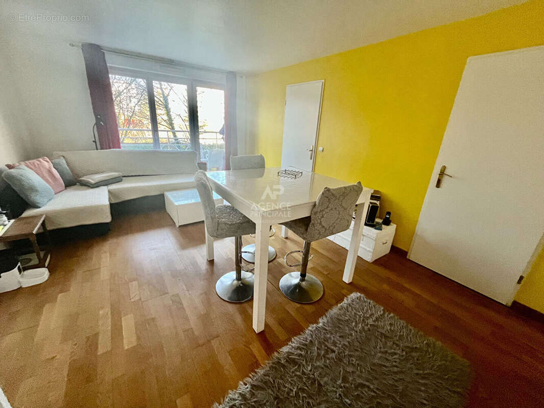 Appartement à COURDIMANCHE
