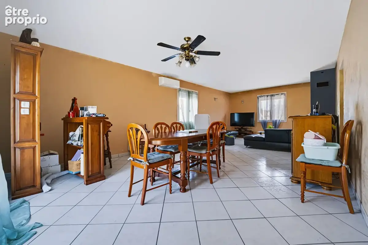 Maison à étage de 200 m² avec Garage et Dépendance de 100 m² + Terrain de 3378 m² - photo 5
