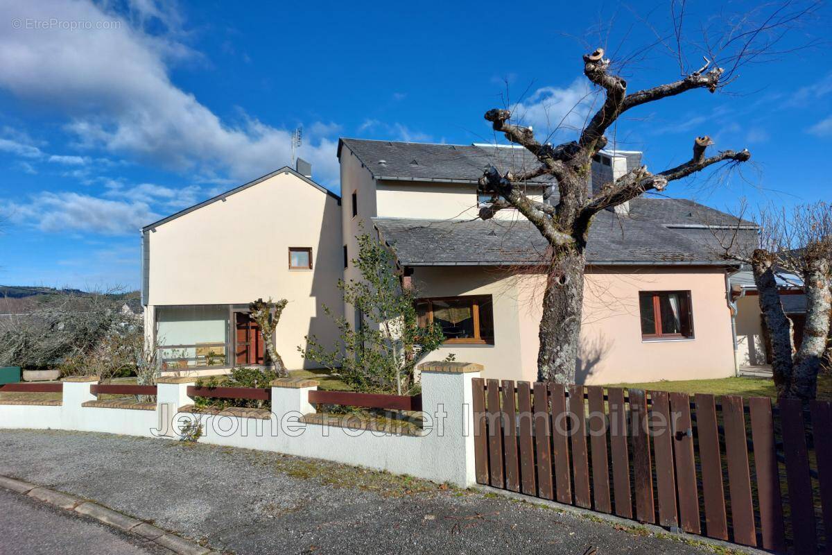 Maison à EGLETONS