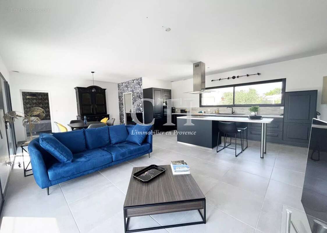 Maison à VAISON-LA-ROMAINE