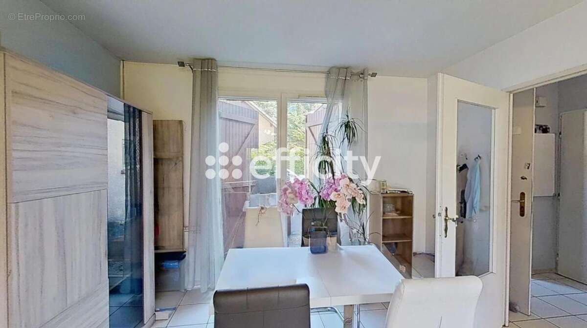 Maison 80 m² à Ville-La-Grand  - photo 3