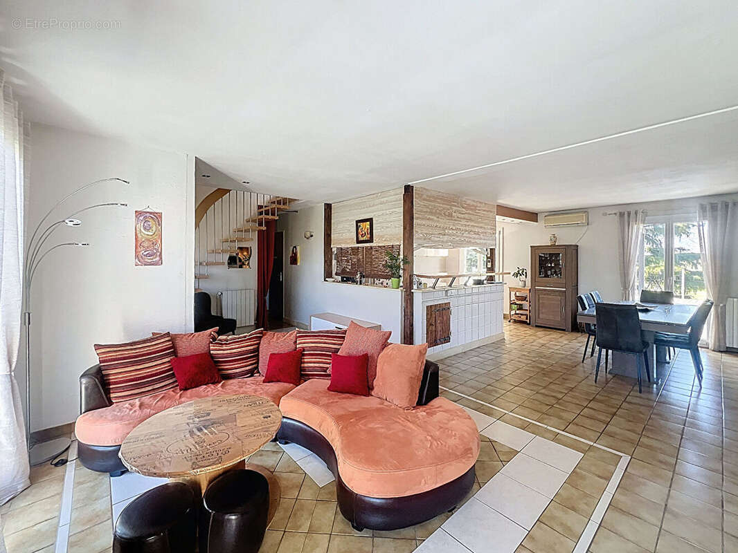 Maison à REZONVILLE