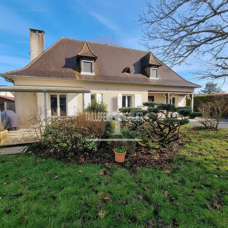 Maison à COULOUNIEIX-CHAMIERS