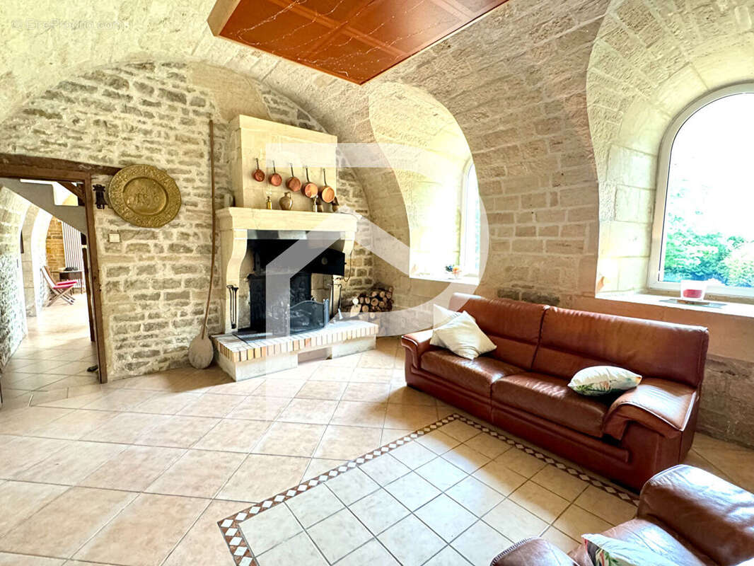 Maison à SUZANNECOURT