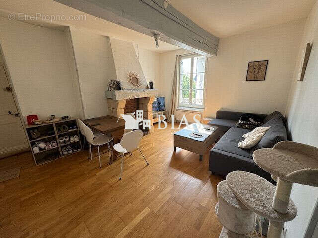 Meubles ancien locataire - Appartement à PONT-L'EVEQUE