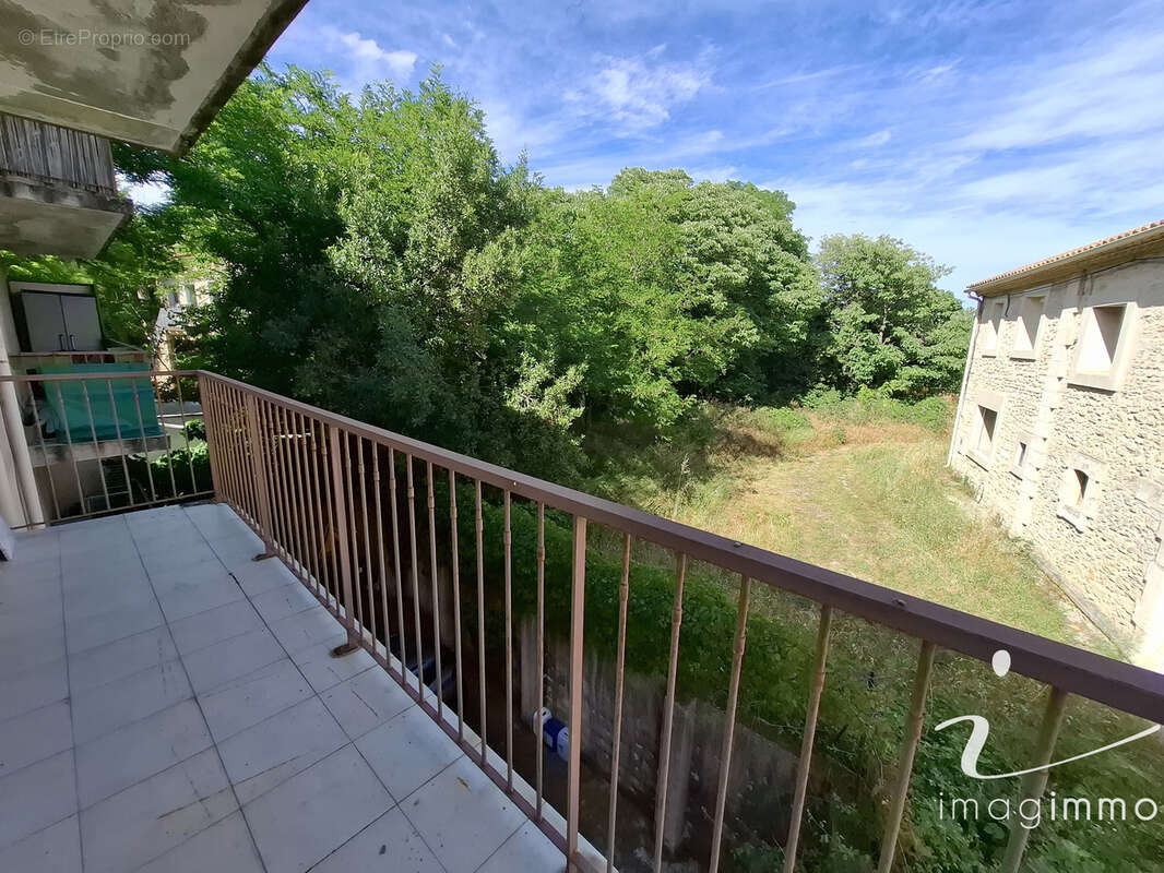 Dans une petite copropriété de 7 lots avec de faibles charges, découvrez cet appartement T3 avec une vue excep - photo 7