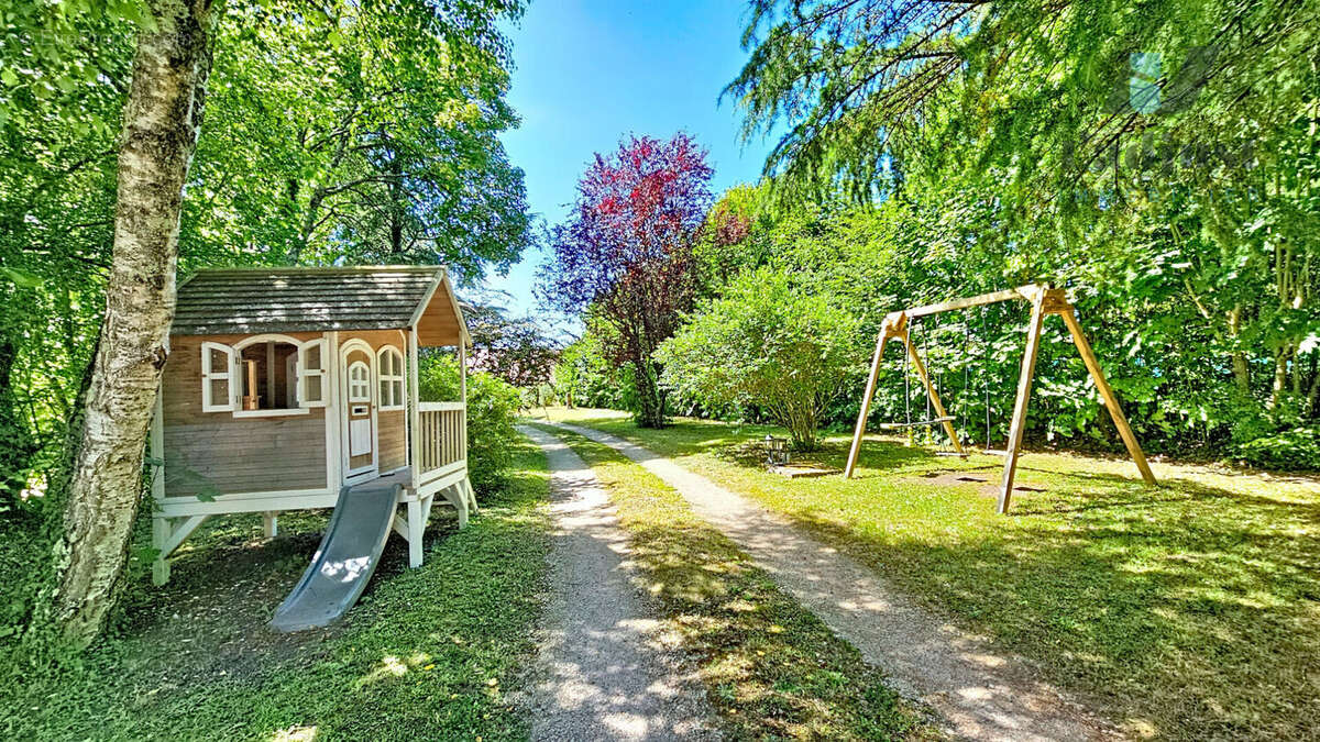 Maison à VULAINES-SUR-SEINE