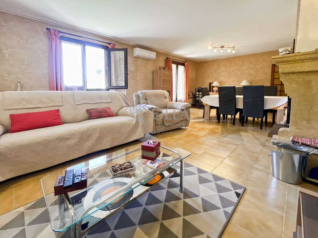 Maison 98 m² à Saint-Marcel-De-Careiret  - photo 7