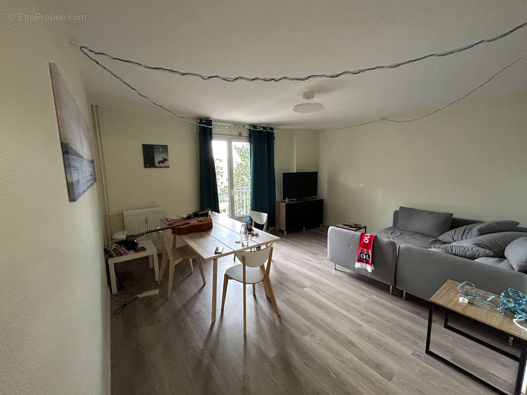 Appartement à BRON